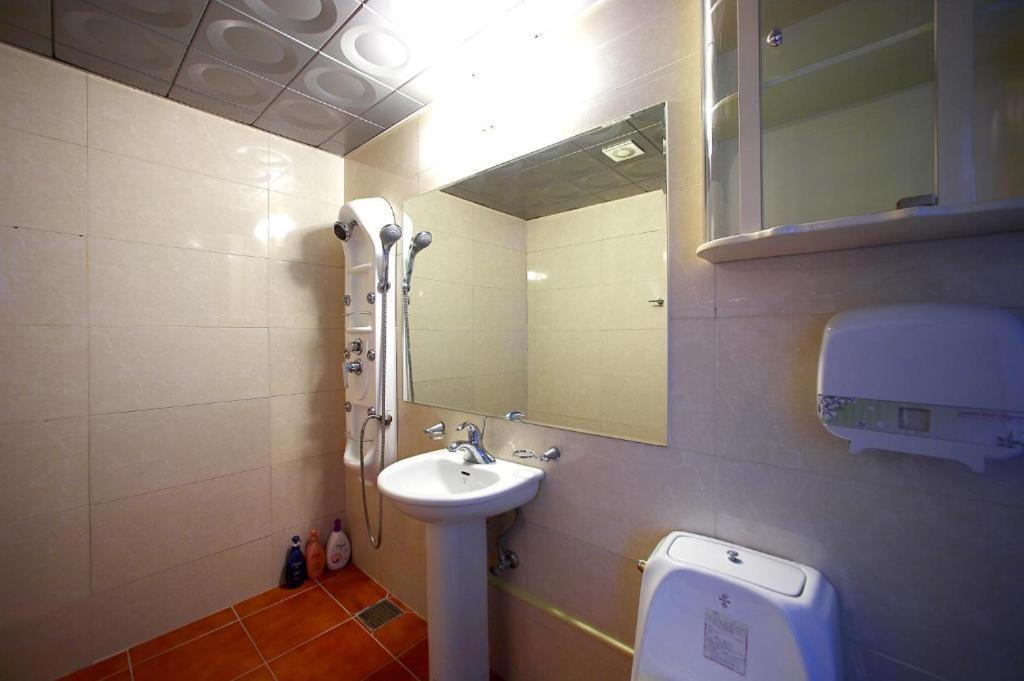 New World Hotel Yongsan Seoul Bagian luar foto